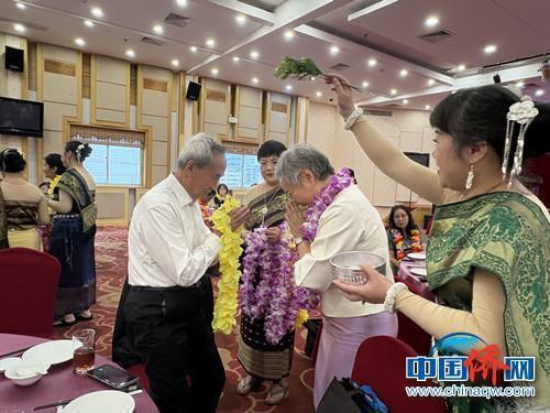 缅甸代表团入境参加泼水节 中缅友好情谊浓