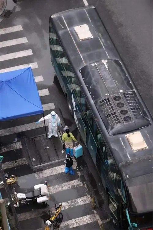 广州疫情防控升级 海珠区要求所有市民原则上居家