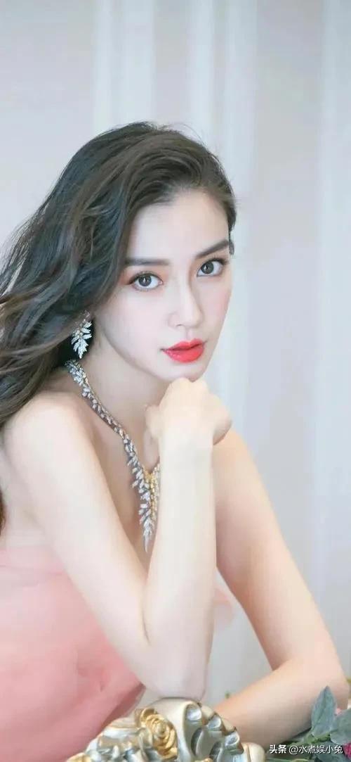 竟有杨颖穿不上的裤子？金靖反对身材焦虑：她都穿不上要卖给谁？
