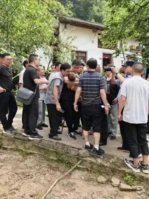 陕西2岁走失男童被找回，严厉打击人贩子！