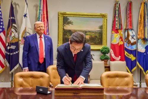 特朗普：李在明可以跟我一起访华 共乘飞机节约能源