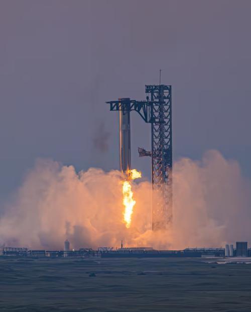 马斯克终于让“星舰”飞稳了 火箭回收技术惊艳世界