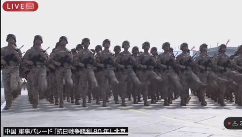 日本专家称中国阅兵令人震撼 全球瞩目