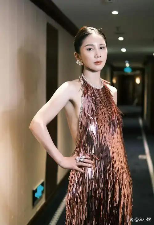 王雨馨喊话许凯 揭露隐身术背后的真相