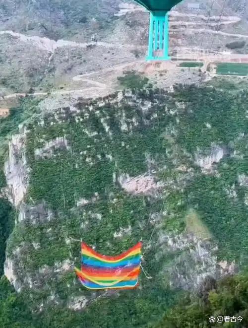 你敢尝试无绳蹦极项目吗 极限挑战即将开启
