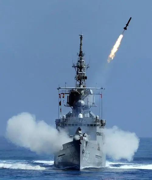 中国军队坚定捍卫国家主权 维护地区和平稳定