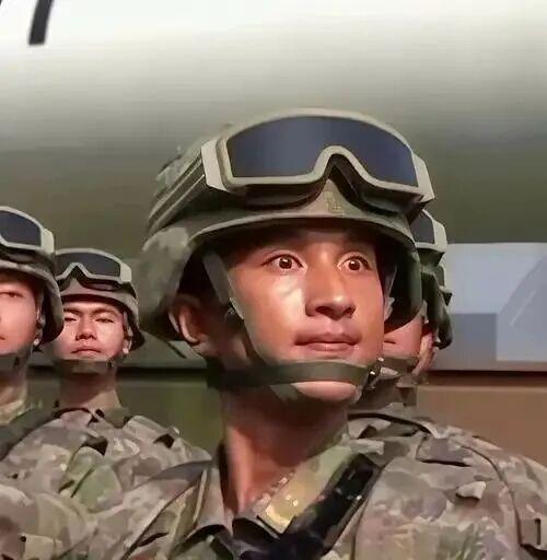 解放军这一指一拍满满安全感