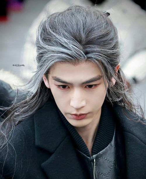 张凌赫逐玉庆功宴路透 转型“疯批美人”