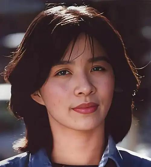 66岁迟蓬白玉兰获奖后连夜回剧组 老戏骨的辛酸与尊严