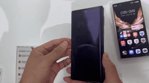媒体：折叠屏手机大战华为率先出招 诚意价格引关注