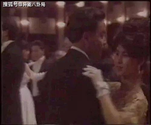 可怜她？没事吧？