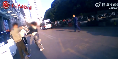 极限护送！幼童跌入油锅交警4分钟开道送医