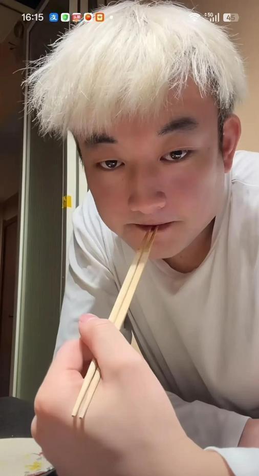 17岁赚了一百万好意思元，25岁被CBA裁人 行状篮球的泼辣真相