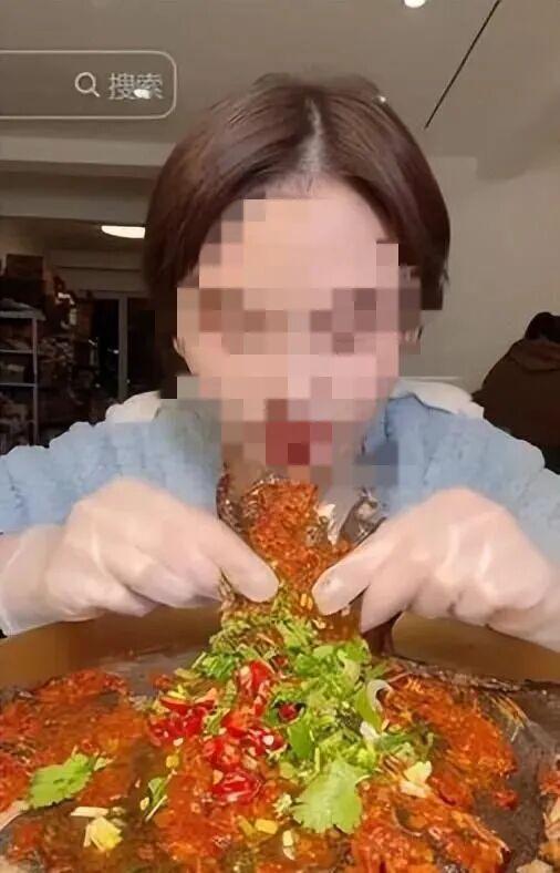 百万吃播网红去世 离世前称健康第一 低钾或成致命原因
