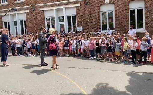 晚报|歼20列装多支英雄部队 航天员工作细节曝光