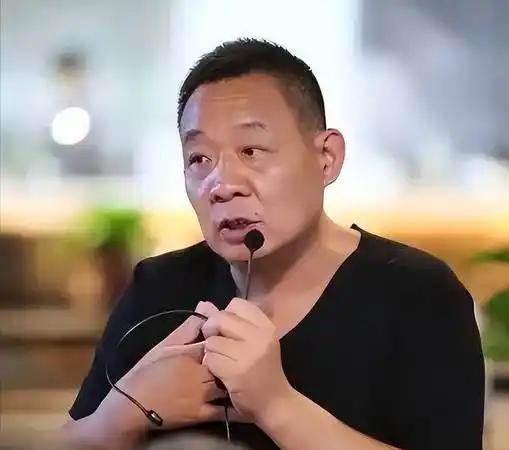 于东来在英国伦敦吃胡辣汤 理念感动小店老板