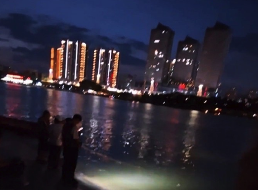 南寧邕江一橋年輕男子溺水身亡