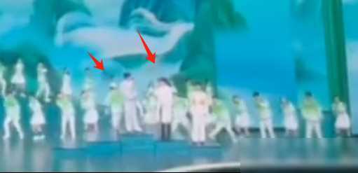 《上春山》事件大反转？白敬亭工作人员说魏大勋掉扇子 