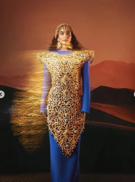 迪拜一公司打造10公斤重黄金礼服