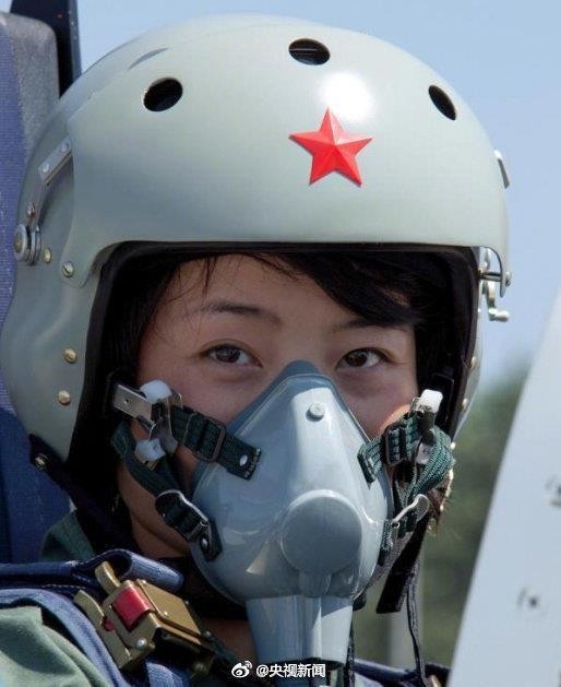 怀念！中国首批歼-10女飞行员“金孔雀”余旭牺牲5周年