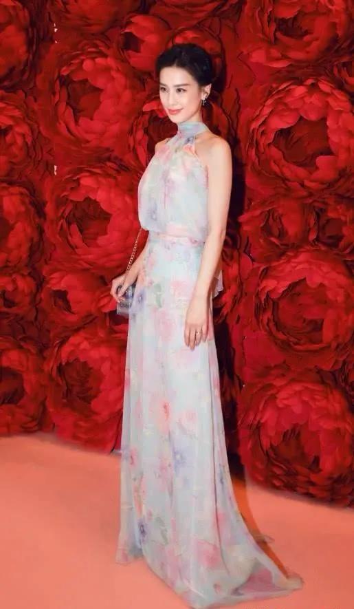 黄圣依与妈妈相处模式也很窒息 爱的束缚与平衡