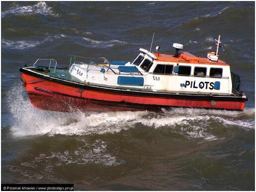 苏伊士运河管理局：将调查人为或技术失误