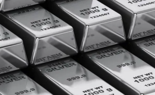 现货白银再刷纪录高位！现货白银突破68美元/盎司，日内涨1.30% 