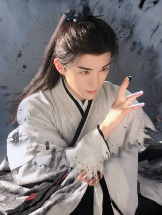 张新成剑来造型漂亮 仙气十足获赞
