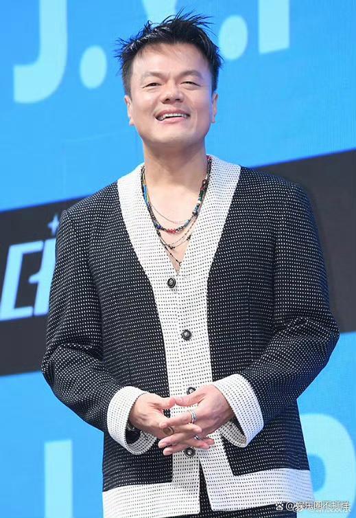 JYP从JYP辞职了！JYP娱乐创始人朴振英辞职、李羲承退队、ZB1解散同日发生，被网友称为“K-POP 310大地震”