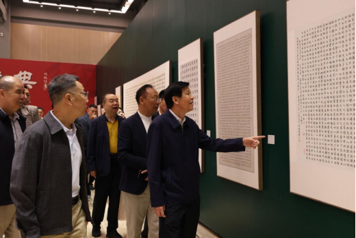 敬畏经典——罗殿龙临创楷书作品展 在中国国度画院好意思术馆开幕