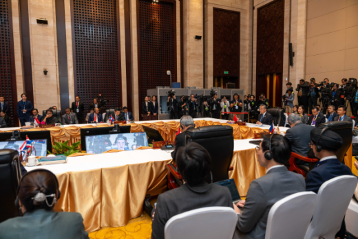 王外交部長 中国-ASEAN協力の豊な成果を紹介