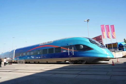 最高時(shí)速200キロの中國初の水素エネルギー?スマート都市間列車を発表
