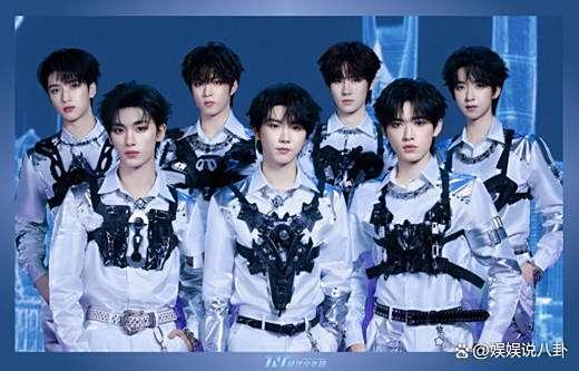 粉丝称被演唱会保安摸腿掀裙抄身