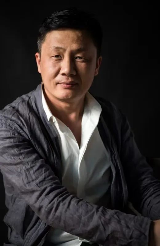 “世象心研——杨晓刚绘画艺术展”首站在临沂市李翔美术馆开幕