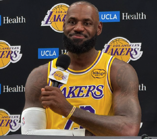 詹姆斯回话退役时刻