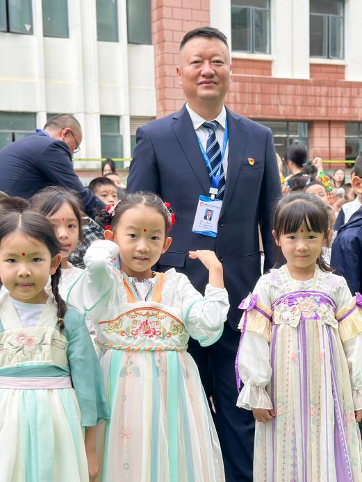 昆明五华红旗小学教育集团布新校区举办秋季学期开学典礼暨一年级新生入学礼