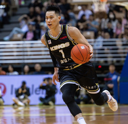 林书豪175末节仅2分仍率国王3连胜高居第一加盟双线全胜