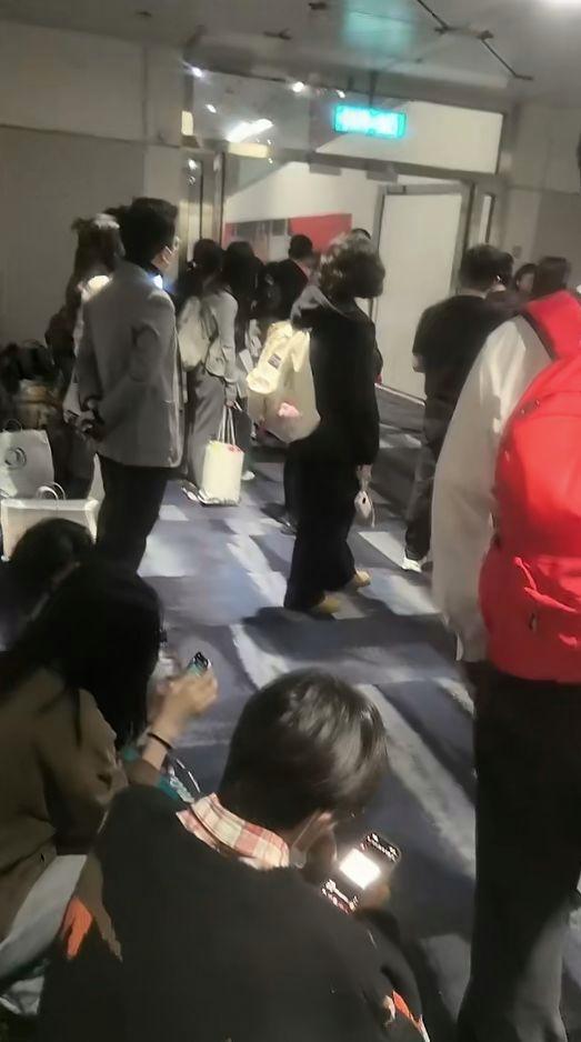 女乘客称飞机要爆炸要求下机