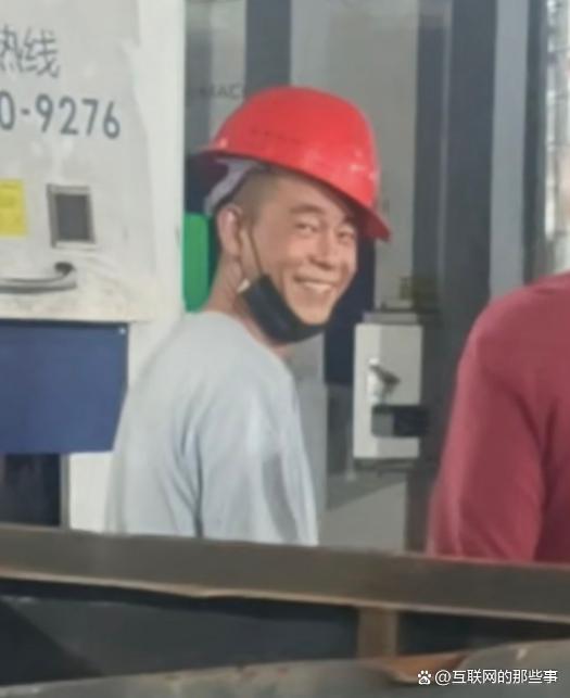 陈小春被网友喊话去找撞脸大哥认亲
