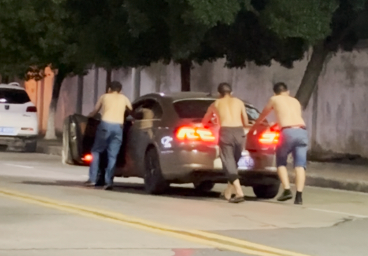 酒后推車回家 算酒駕嗎,？警方回應(yīng)→