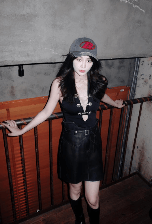 王一菲就随地扔烟头道歉:我会改正错误