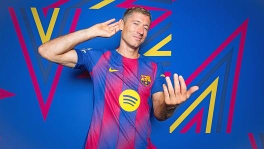 米兰锋线太疲软？若巴萨神锋莱万肯来，不毛坐窝处罚？