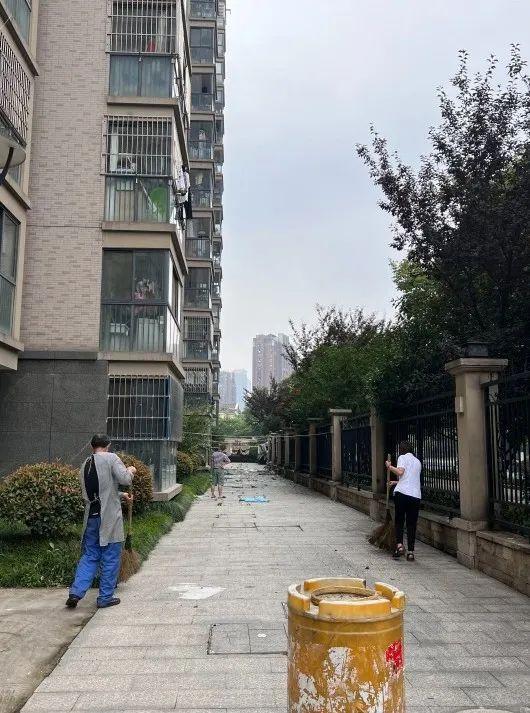 官方通报杭州一小区疑似燃气爆炸 居民：整幢楼都在震！