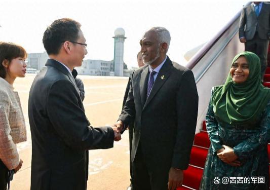 媒体谈解放军代表团访问南亚三国印军撤离马尔代夫持续关注区域动态