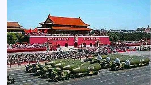 毛宁发中国阅兵对比图 展示和平力量