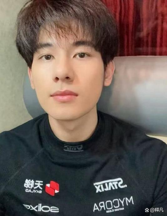 胡先煦秒删博 新发色惊喜提前曝光