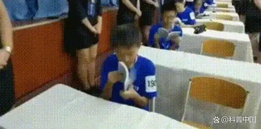 3分钟看100页书？伪科学骗局卷土重来 揭秘“量子波动速读”陷阱