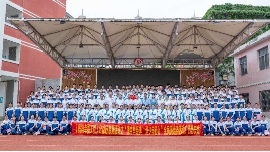 《妈妈幸福工程》公益行系列活动之全民阅读周广西都安站——诵中华经典 润少年初心
