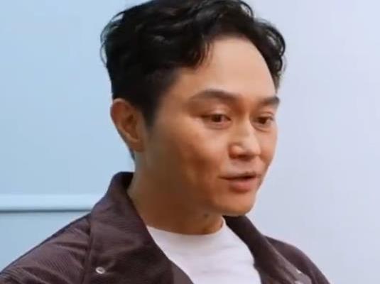 张智霖:19岁的男儿无意帅过55岁的我 自信感拉满