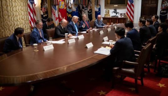 美方私下商议赴韩前举办金特会